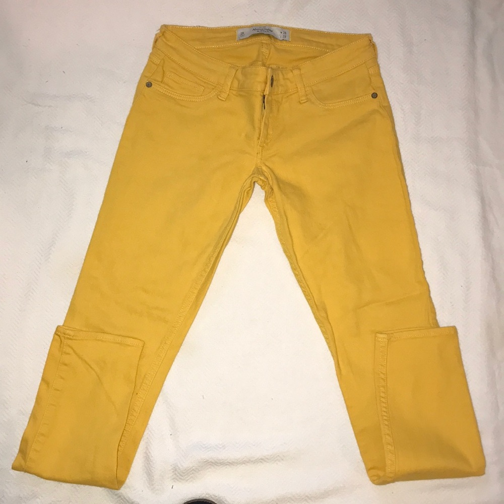 Albercrombie & Fitch yellow jeans